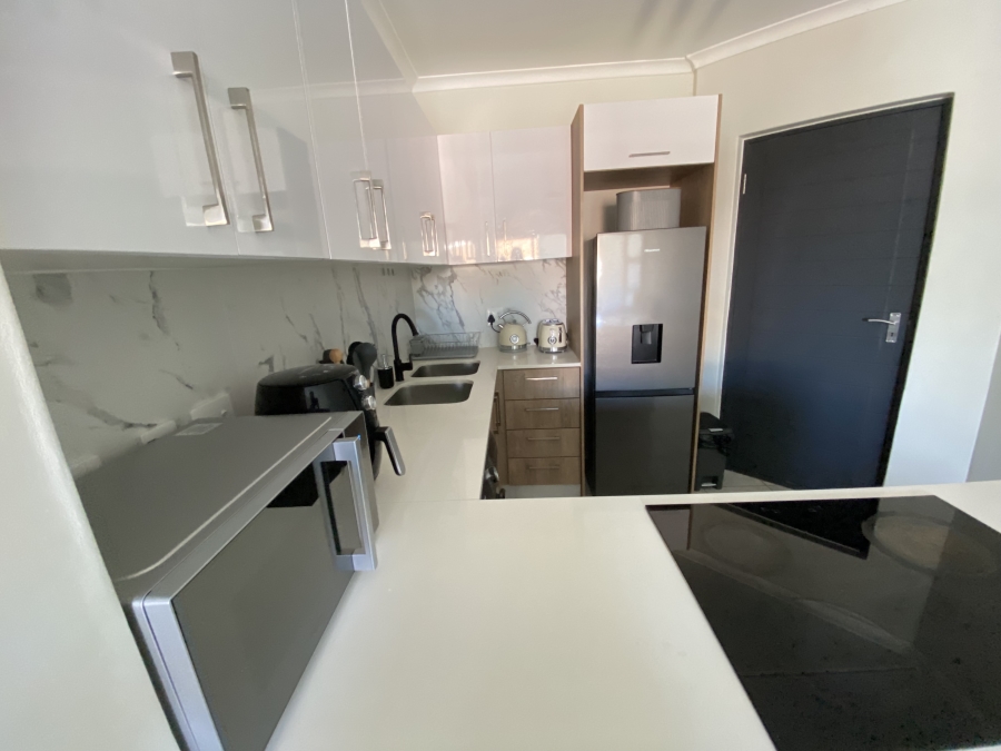 To Let 2 Bedroom Property for Rent in Table View Western Cape